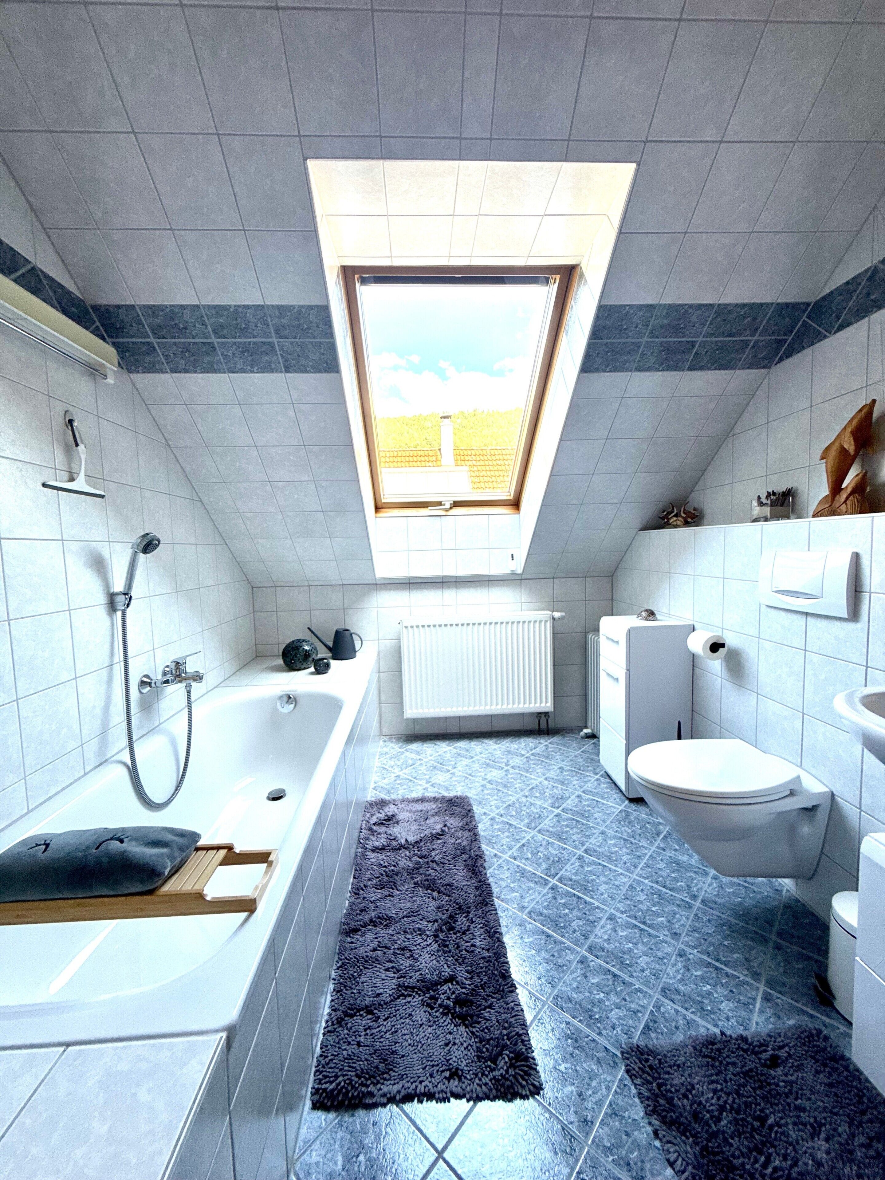 Een douche, een haardroger, handdoeken