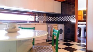 Private kitchen - Villa Gioirisia. A retreat for relaxation and nature. X10 (Campania)