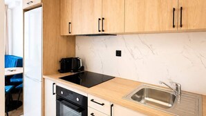 Coffee/tea maker, fridge, oven, stovetop - Kraków Bohaterów Września 7 | AC | Parkside (Kraków)