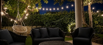Sea & Airport I Villa with Garden and Free Parking