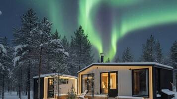 Deluxe Chalet | Laptop workspace, blackout curtains, free cots/infant beds, free WiFi