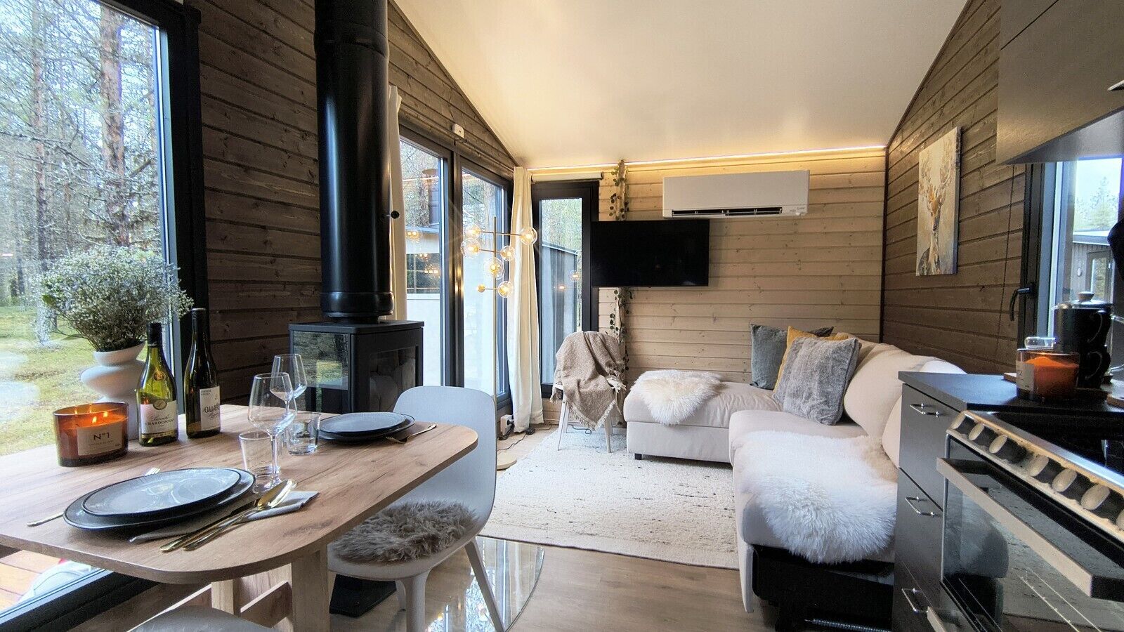 Deluxe Chalet | Laptop workspace, blackout curtains, free cots/infant beds, free WiFi
