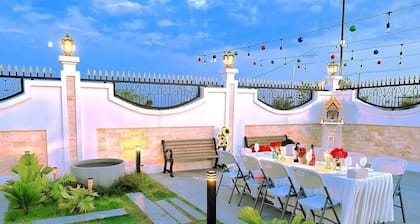 Modern private villa in Kampot for 10 people
