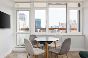 Dining - New! 2BR Flat w/Balcony & Views in Popular (Greater London)