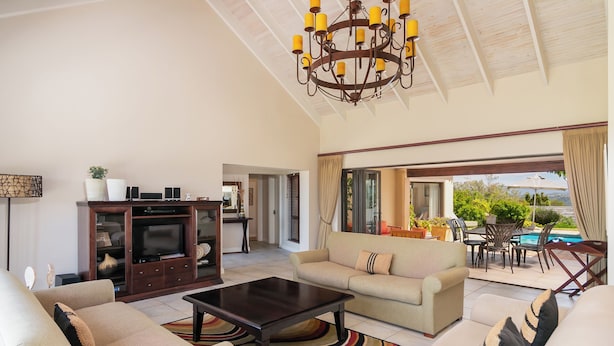 Comfort House, City View | Living area