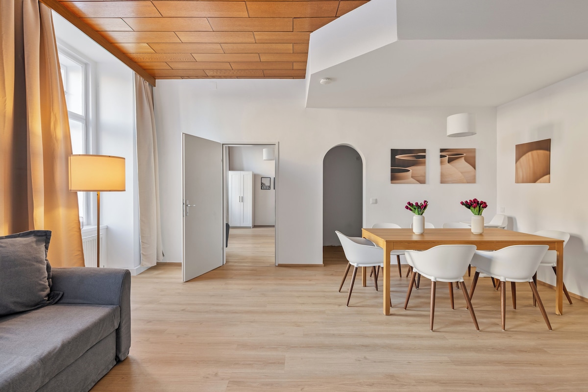 Deluxe appartement, 2 slaapkamers, uitzicht op de stad | Woonruimte