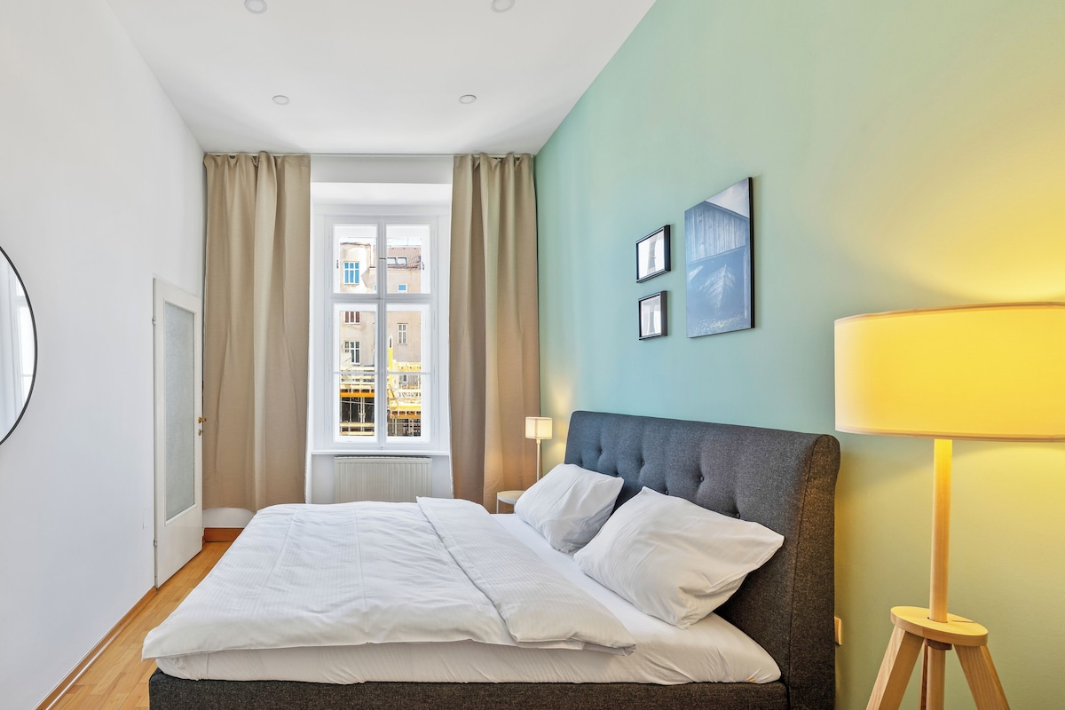 Deluxe appartement, 3 slaapkamers, uitzicht op de stad | Een strijkplank/strijkijzer, babybedden (toeslag), gratis wifi