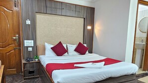 Deluxe Double Room - Hotel SRB Suites (Tirupati)