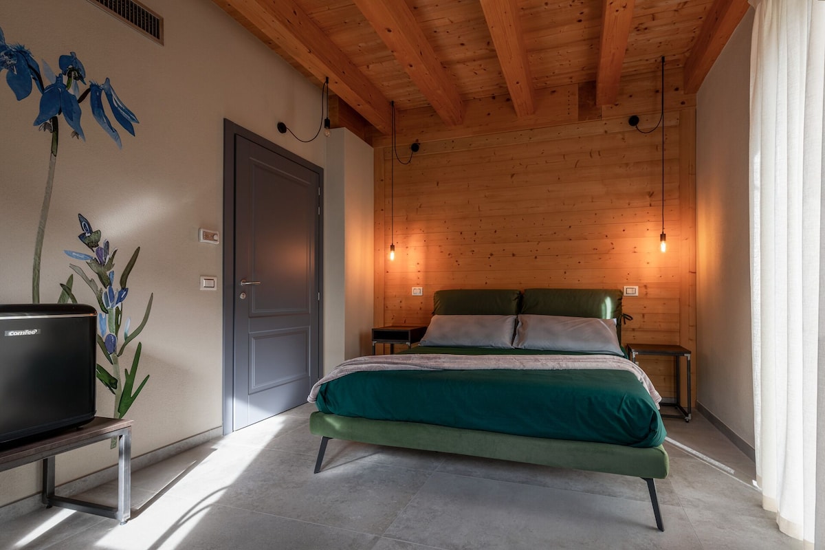 Comfort Double Room | In-room safe, laptop workspace, blackout drapes, WiFi (free)