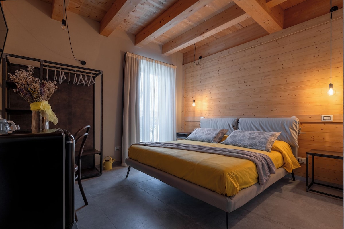 Classic Double Room, Garden View | In-room safe, laptop workspace, blackout drapes, WiFi (free)