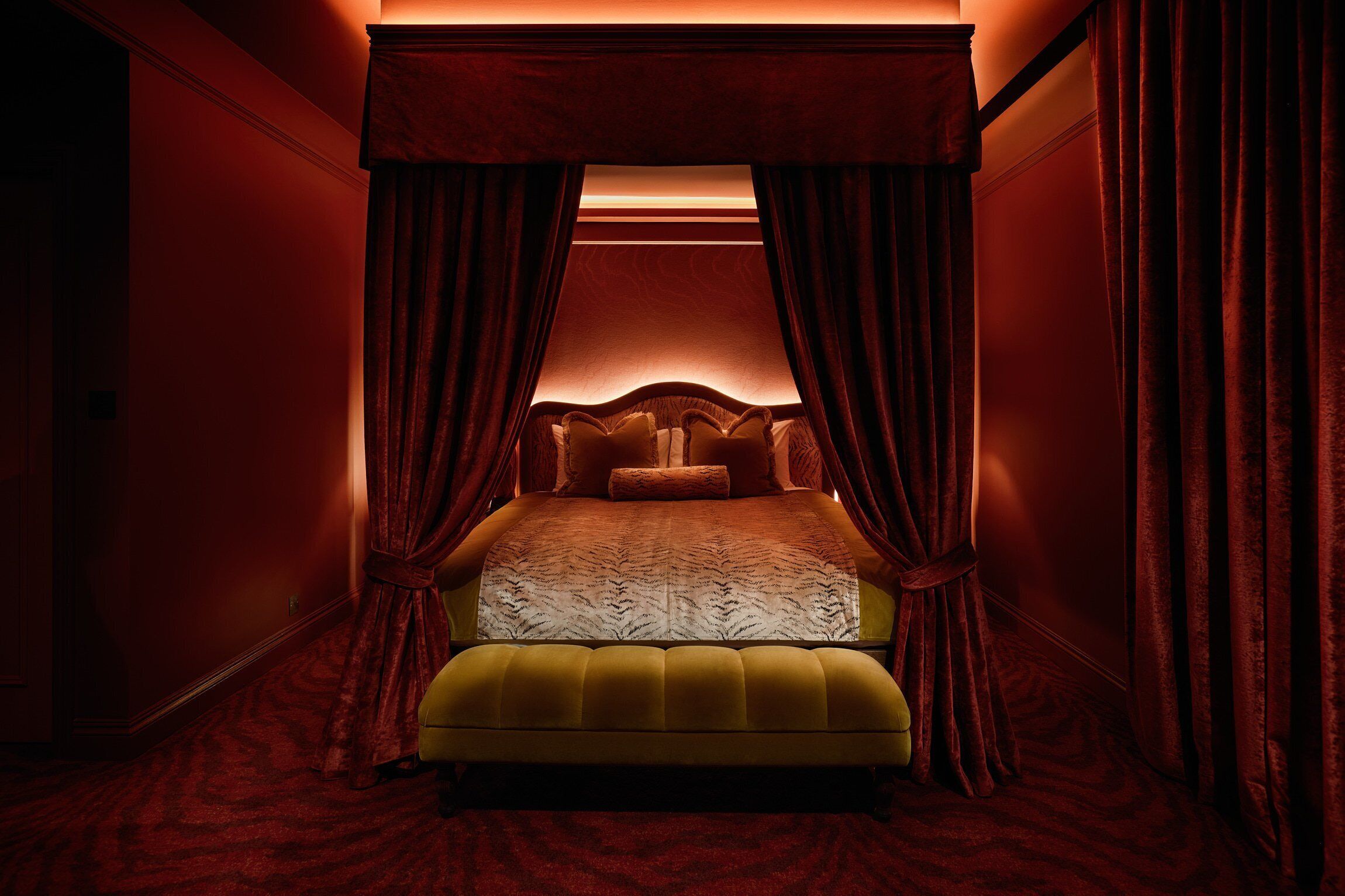 Suite estudio Signature, 1 cama de matrimonio grande, planta ejecutiva | Ropa de cama de alta calidad, escritorio, wifi gratis y ropa de cama