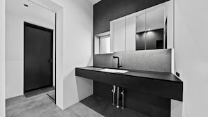 Apartment | Bathroom | Combined shower/tub, free toiletries, hair dryer, slippers - HT-I (Asahikawa)