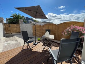 Outdoor dining - New family cottage for rent - Sleeps 4 - Pléneuf Val André (PLENEUF)