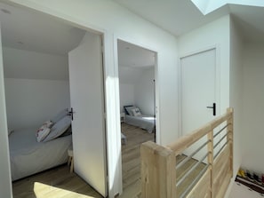 Desk, iron/ironing board, travel cot, free WiFi - New family cottage for rent - Sleeps 4 - Pléneuf Val André (PLENEUF)