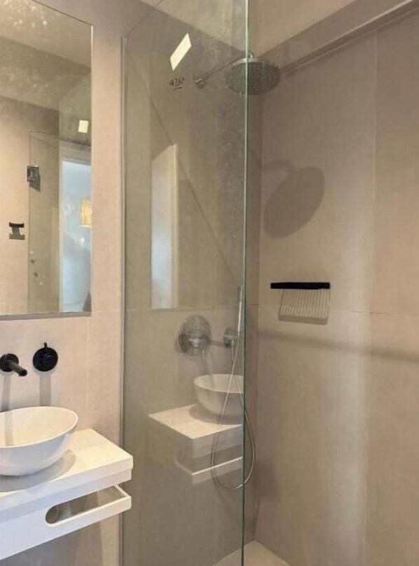 Bathroom - Vrbo Property (Naousa)