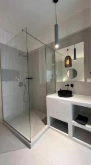 Bathroom - Vrbo Property (Naousa)