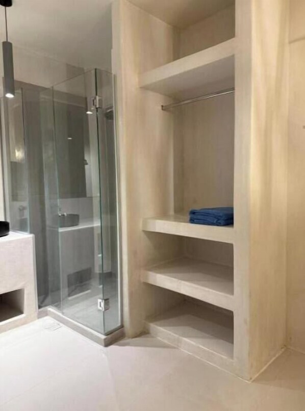Bathroom - Vrbo Property (Naousa)