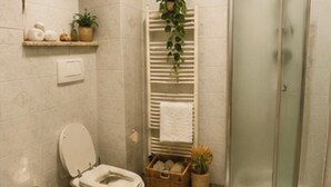 Bathroom - THE LITTLE HOUSE AMONG THE GREENERY IN THE CITY Your retreat in Turin (Torino)