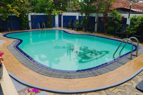 The Kumatha Residence , 2 Bed Garden Bungalow , 5 minutes walk to the beach