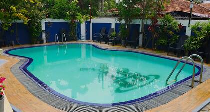 The Kumatha Residence , 2 Bed Garden Bungalow , 5 minutes walk to the beach