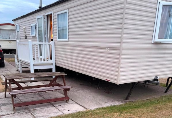 Unclassified image, 1 of 7, button - Caravan - Sleeps 6 - Parking (Abergele)