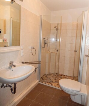 Bathroom - Vrbo Property (Wangerooge)