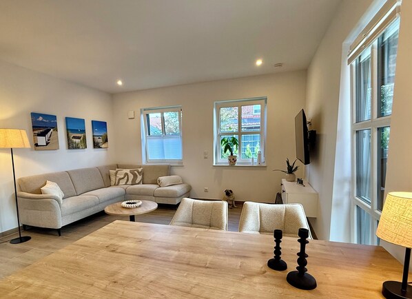 Living area - Vrbo Property (Krummhörn)
