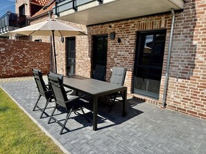 Outdoor dining - Vrbo Property (Krummhörn)