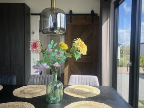 Outdoor dining - Vakantiepark de Zeeuwse Parel - Zeeparel by Interhome (Scherpenisse)