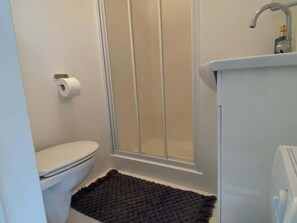 Bathroom - Vakantiepark de Zeeuwse Parel - Hotelkamer by Interhome (Scherpenisse)