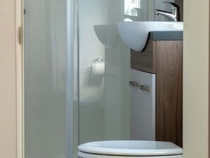 Bathroom - Vakantiepark de Zeeuwse Parel - Sunset by Interhome (Scherpenisse)