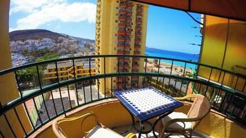 Apartment, Balcony, Sea View | Outdoor dining