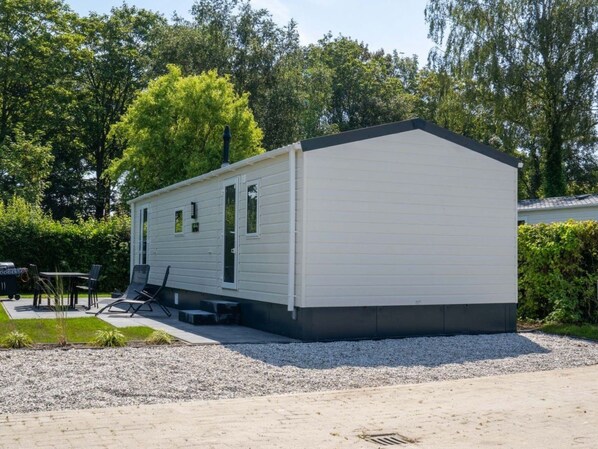 Terrace/patio - Vakantiepark de Zeeuwse Parel - Summerlove by Interhome (Scherpenisse)