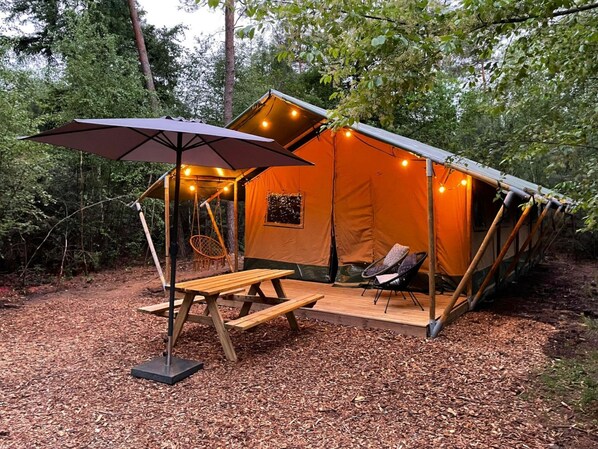 Unclassified image, 1 of 11, button - Outdoors Holten - Glamping tent bad by Interhome (Holten)