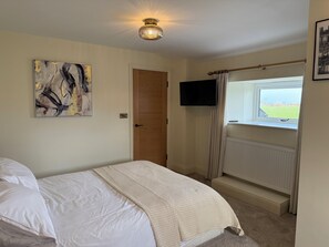 Unclassified image, 4 of 40, button - Luxurious and Family Friendly Countryside Hot Tub Barn Sleeps 9 (Out Rawcliffe)