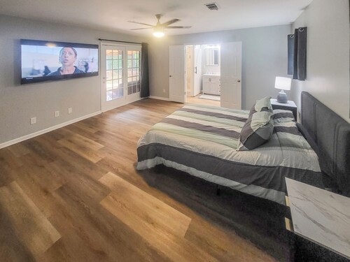 5 bedrooms 3bath Cozy Home