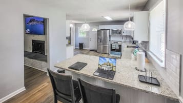 House, Patio, Garden View | Private kitchen