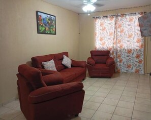 Living area - Vrbo Property (Lourdes, Colón, La Libertad)