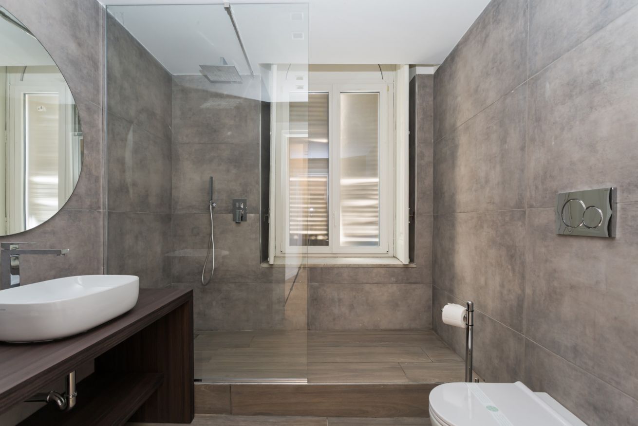 Bidet, shampoo