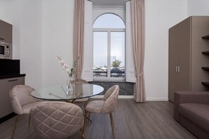 Dining - Blue Horizon 2 By Dimorra  (Naples)
