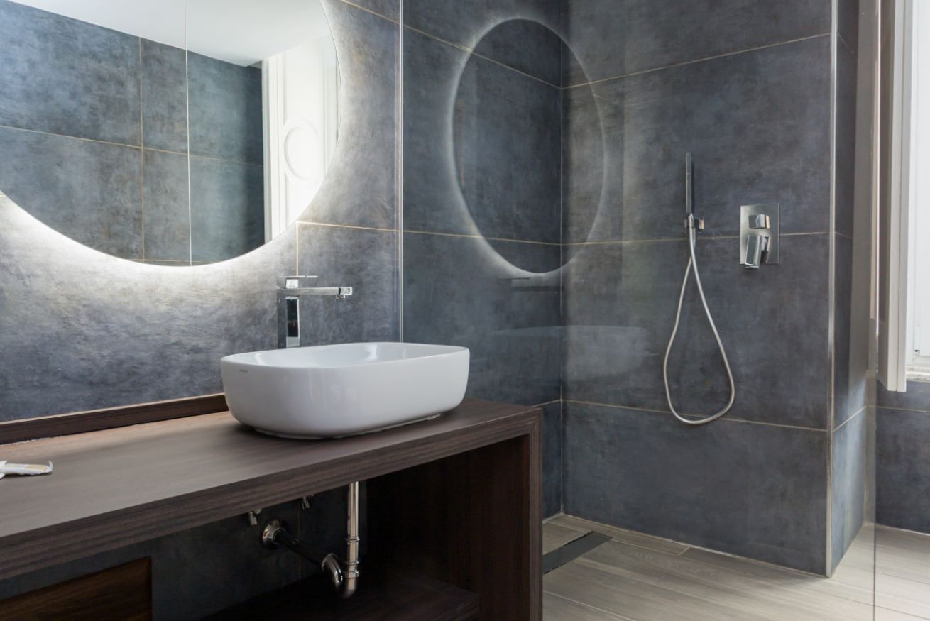Shower, bidet, shampoo