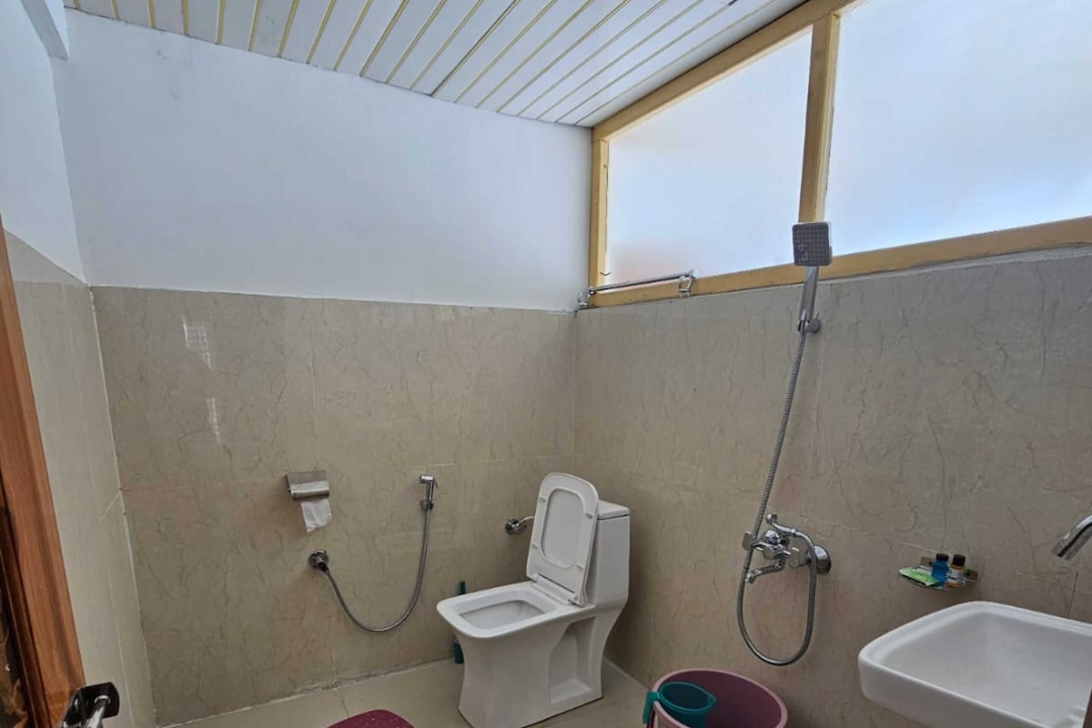 Deluxe Room | Bathroom