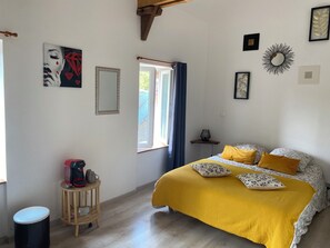 Unclassified image, 3 of 14, button - Vrbo Property (Couvains)