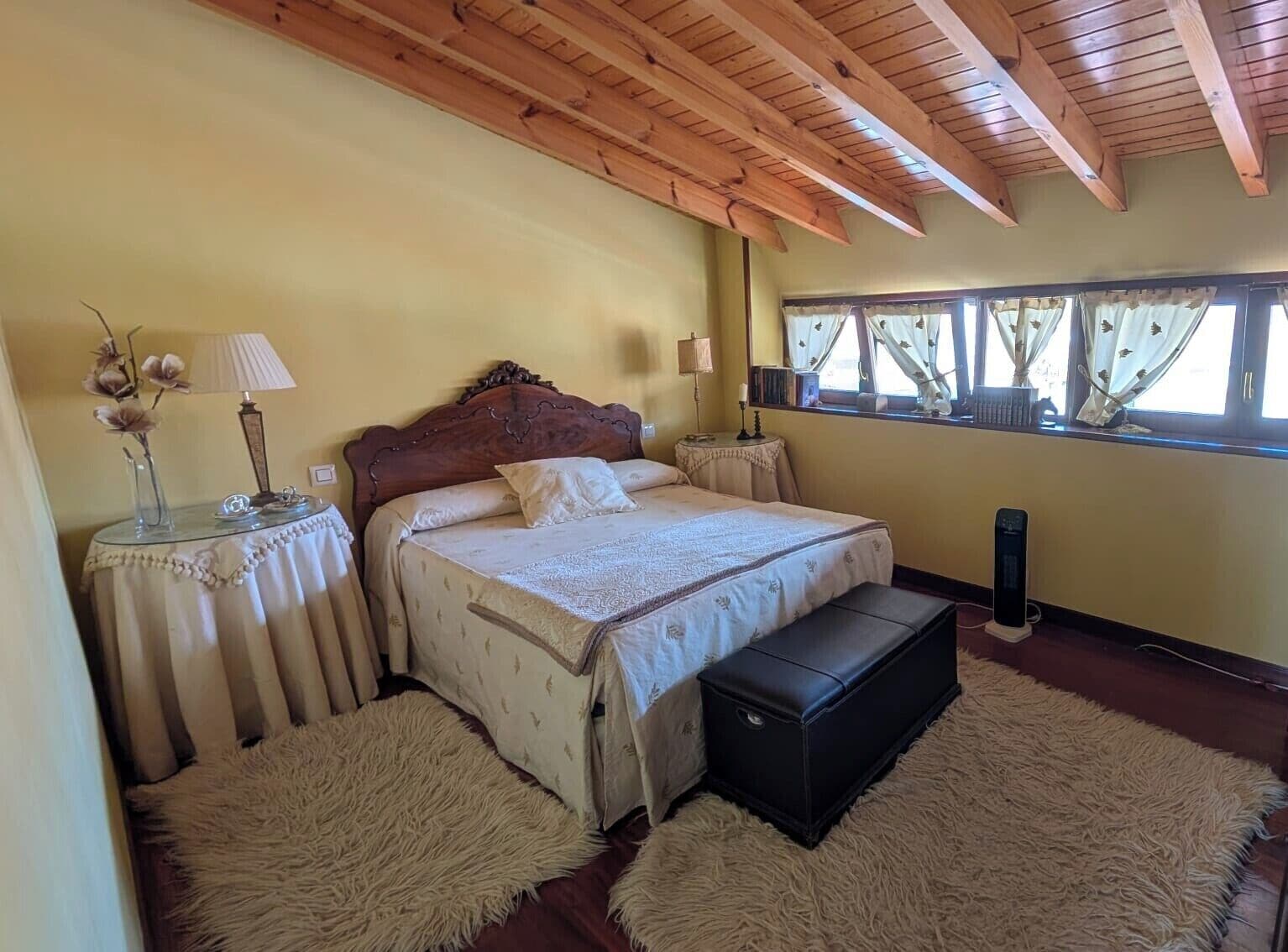 4 dormitorios, escritorio, tabla de planchar con plancha y wifi gratis