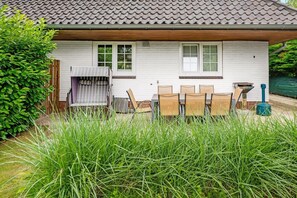 Outdoor dining - Vrbo Property (Cuxhaven)