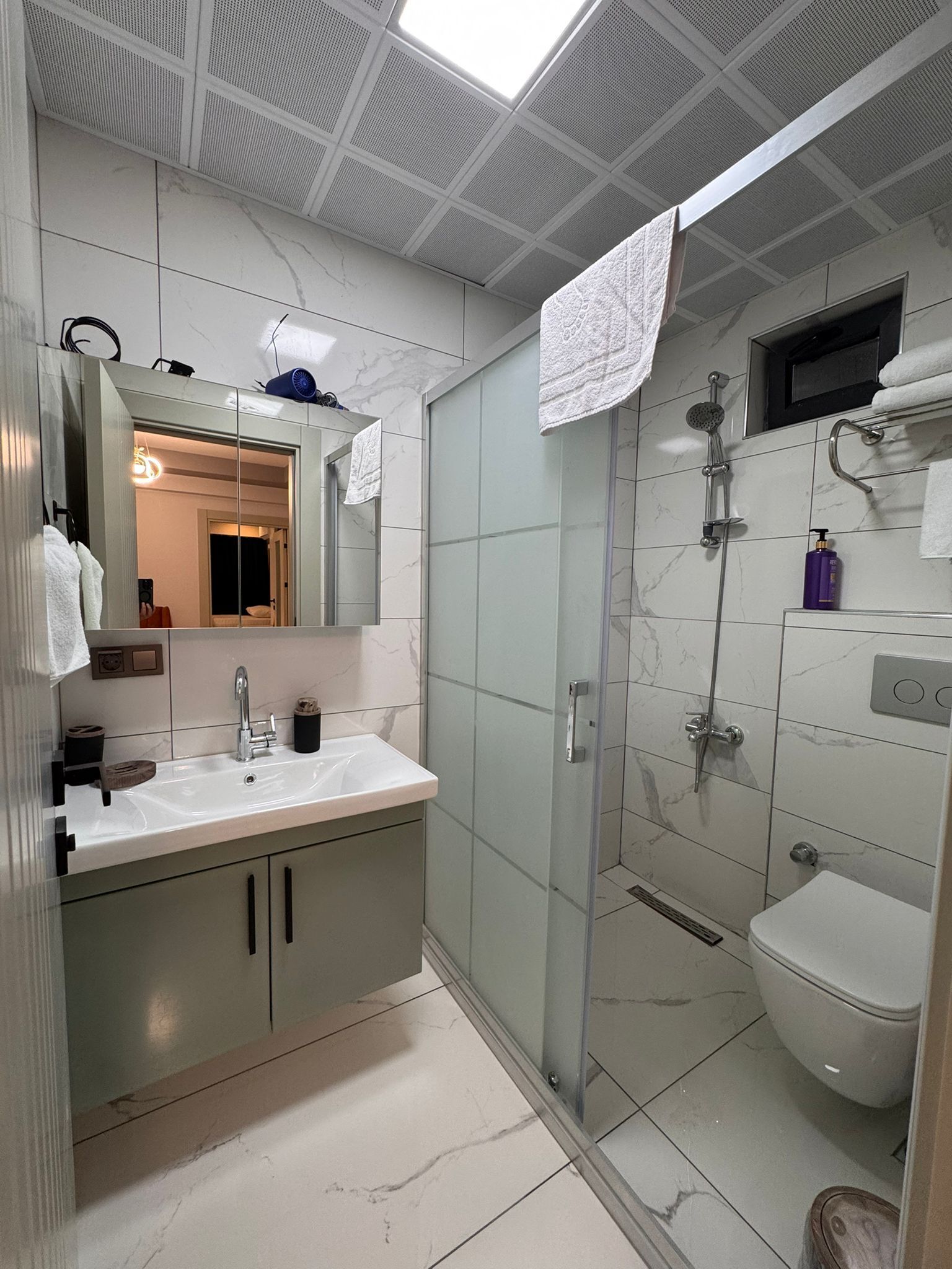 Family Room | Bathroom