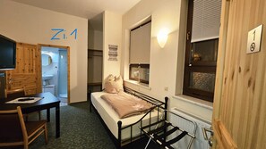 Room - Vrbo Property (Nossen)