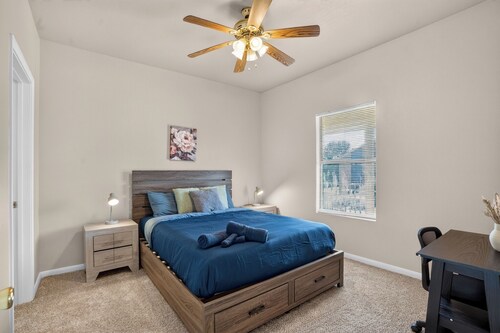 Bright & Comfortable Saddlebrook Apartment
