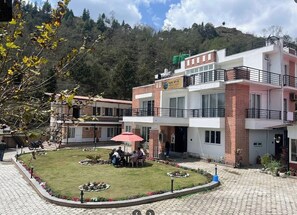 Unclassified image, 3 of 6, button - Spacious 9-Bedroom Villa Retreat with Conference Hall, Common & Ample Parking (Shankharapur)