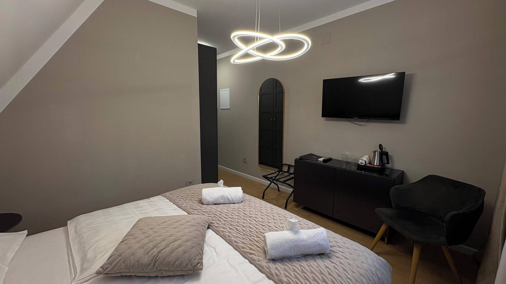 In-room safe, desk, free WiFi, bed sheets